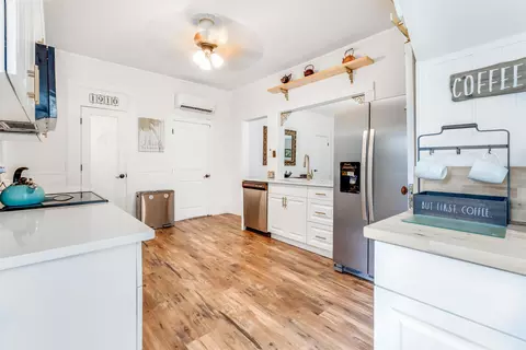 Kitchen - 20 Davis St, Saint Augustine, FL 32084 photo 3 of 5