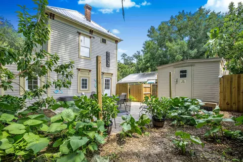 Exterior - 20 Davis St, Saint Augustine, FL 32084 photo 10 of 15