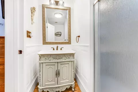 Bath - 20 Davis St, Saint Augustine, FL 32084 photo 2 of 4