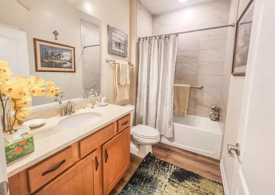 Bath - 835 E Watson Rd, Saint Augustine, FL 32086 photo 5 of 6