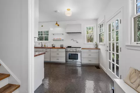 Kitchen - 22 Bay View Dr, Saint Augustine, FL 32084 photo 3 of 4