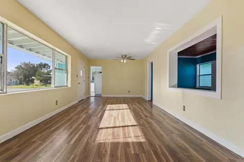 Living - 102 Carver St, Saint Augustine, FL 32080 photo 3 of 6