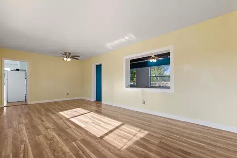 Living - 102 Carver St, Saint Augustine, FL 32080 photo 4 of 6