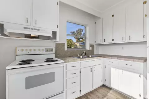 Kitchen - 102 Carver St, Saint Augustine, FL 32080 photo 3 of 4