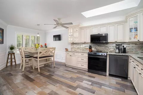 Kitchen - 4502 Shore Dr, Saint Augustine, FL 32086 photo 4 of 5