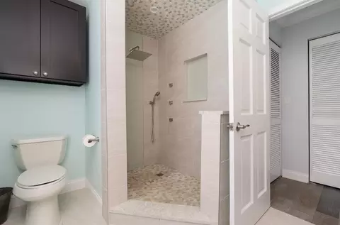 Bath - 4502 Shore Dr, Saint Augustine, FL 32086 photo 4 of 4