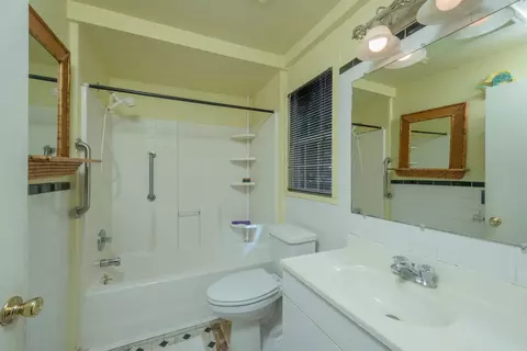 Bath - 22 Arenta St, Saint Augustine, FL 32084 photo 1 of 2