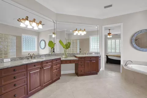 Bath - 662 Treehouse Cir, Saint Augustine, FL 32095 photo 2 of 7