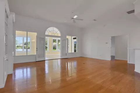 537 Lakeway Dr, Saint Augustine, FL 32080 photo 3