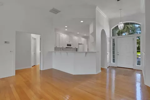 537 Lakeway Dr, Saint Augustine, FL 32080 photo 2