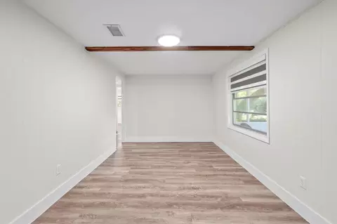 Living - 432 Pomont Ave, Saint Augustine, FL 32084 photo 2 of 5