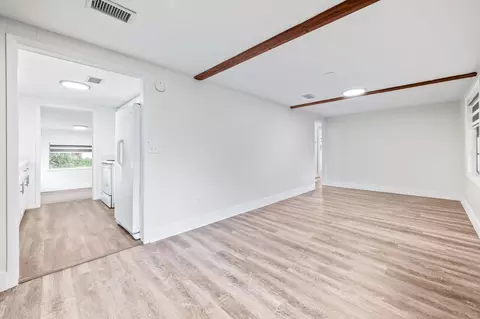 Living - 432 Pomont Ave, Saint Augustine, FL 32084 photo 5 of 5