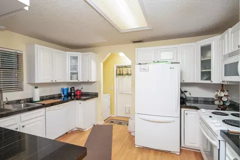 Kitchen - 3305 Turtle Creek Rd, Saint Augustine, FL 32086 photo 2 of 4