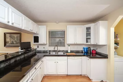 Kitchen - 3305 Turtle Creek Rd, Saint Augustine, FL 32086 photo 3 of 4