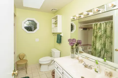 Bath - 3305 Turtle Creek Rd, Saint Augustine, FL 32086 photo 1 of 2