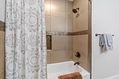 Bath - 118 Twine St, Saint Augustine, FL 32084 photo 2 of 2