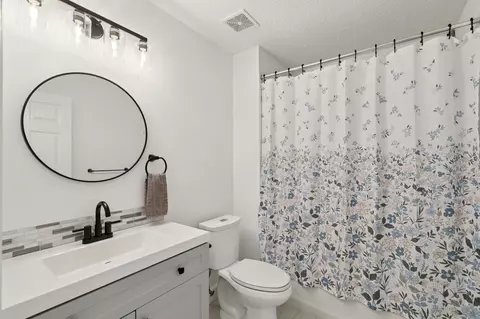 Bath - 1821 Keswick Rd, Saint Augustine, FL 32084 photo 2 of 2