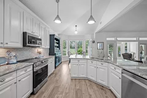 993 Oxford Dr, Saint Augustine, FL 32084 photo 6