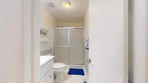 Bath - 616 Bowers Ln, Saint Augustine, FL 32080 photo 2 of 3