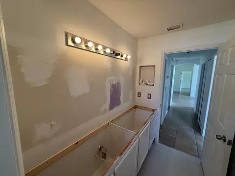 Bath - 5329 Ogilvie Ln, Saint Augustine, FL 32086 photo 5 of 7