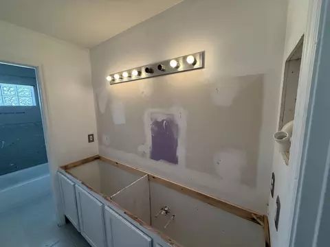 Bath - 5329 Ogilvie Ln, Saint Augustine, FL 32086 photo 4 of 7