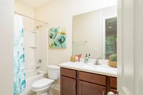 Bath - 300 Windley Dr, Saint Augustine, FL 32092 photo 3 of 8