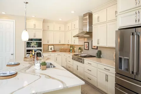 Kitchen - 300 Windley Dr, Saint Augustine, FL 32092 photo 7 of 11