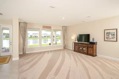 Living - 300 Windley Dr, Saint Augustine, FL 32092 photo 2 of 4