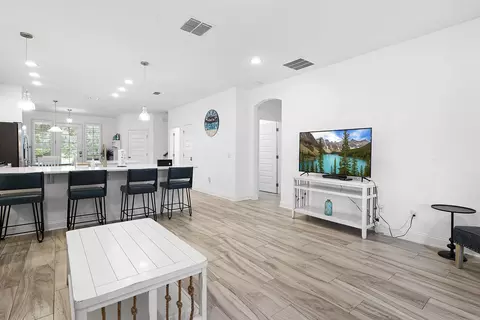Living - 510 17th St, Saint Augustine, FL 32084 photo 1 of 2