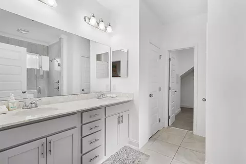 Bath - 510 17th St, Saint Augustine, FL 32084 photo 1 of 4