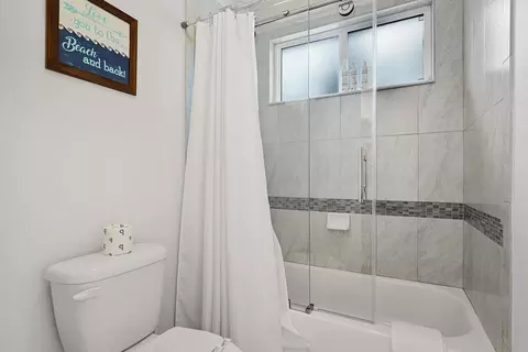 Bath - 510 17th St, Saint Augustine, FL 32084 photo 4 of 4
