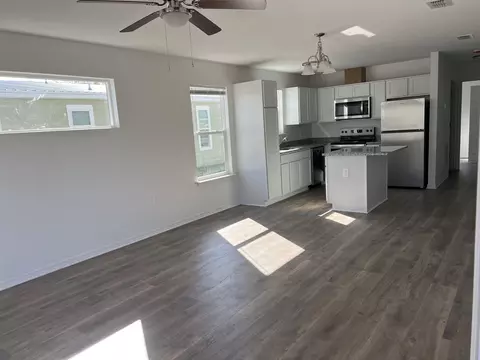 Living - 97 Mcdonald Ave, Saint Augustine, FL 32084 photo 4 of 8