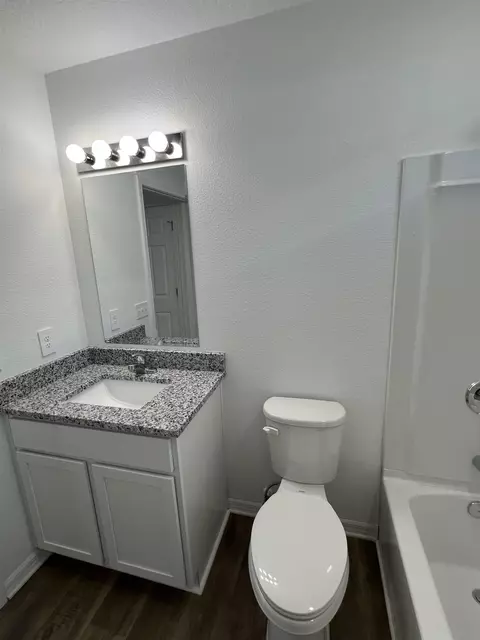 Bath - 97 Mcdonald Ave, Saint Augustine, FL 32084 photo 2 of 8