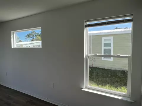 Living - 97 Mcdonald Ave, Saint Augustine, FL 32084 photo 2 of 8