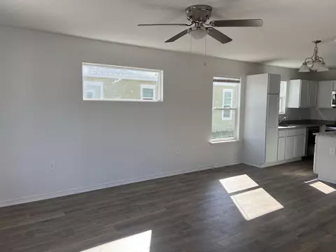 Living - 97 Mcdonald Ave, Saint Augustine, FL 32084 photo 5 of 8