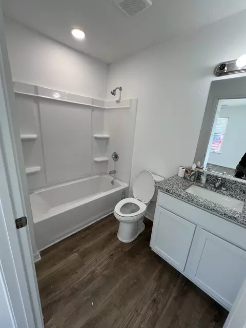 Bath - 97 Mcdonald Ave, Saint Augustine, FL 32084 photo 5 of 8