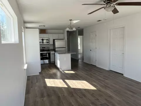 Living - 97 Mcdonald Ave, Saint Augustine, FL 32084 photo 6 of 8