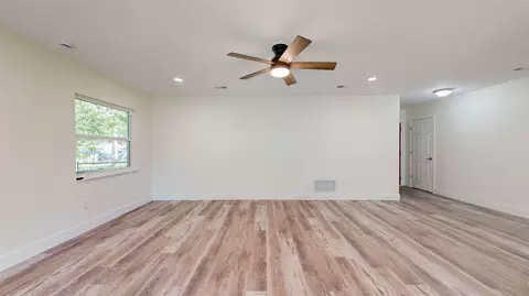 Living - 412 Gentian Rd, Saint Augustine, FL 32086 photo 3 of 9