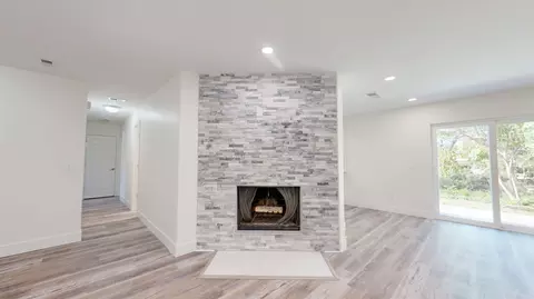 Living - 412 Gentian Rd, Saint Augustine, FL 32086 photo 6 of 9