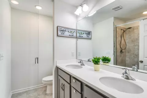 Bath - 42 Ridge Lake Rd, Saint Augustine, FL 32086 photo 1 of 3