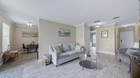 Living - 405 Flagler Blvd #1B, Saint Augustine, FL 32080 photo 2 of 3