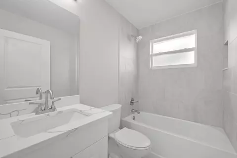 Bath - 105 Fonseca Dr, Saint Augustine, FL 32086 photo 5 of 6