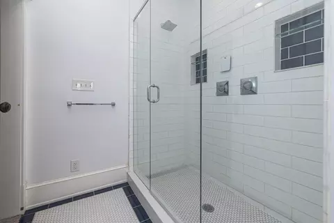 Bath - 60 Saragossa St, Saint Augustine, FL 32084 photo 5 of 8