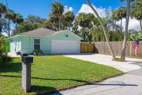 215 4th St, Saint Augustine, FL 32080