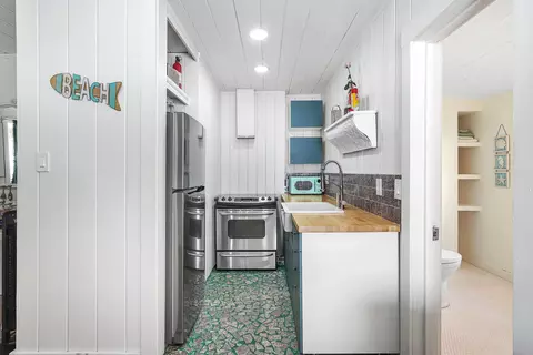 Kitchen - 50 Magnolia Dr Apt 50 A 50 B 48 #50 A, 50 B, 48, Saint Augustine, FL 32080 photo 3 of 6