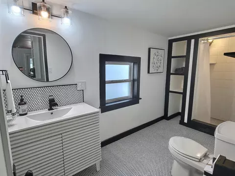 Bath - 50 Magnolia Dr Apt 50 A 50 B 48 #50 A, 50 B, 48, Saint Augustine, FL 32080 photo 3 of 3