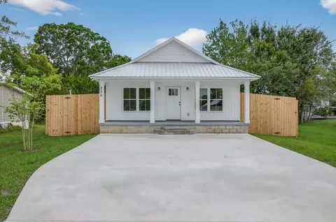 Exterior - 236 North Blvd, Saint Augustine, FL 32095 photo 4 of 12