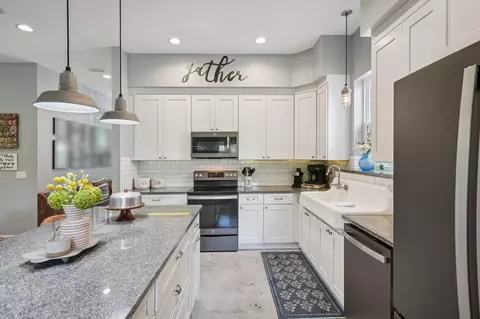 Kitchen - 3501 Kings Rd, Saint Augustine, FL 32086 photo 4 of 6
