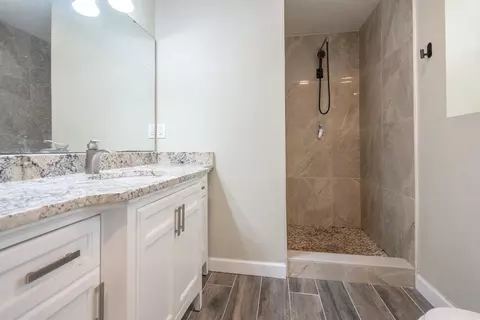 Bath - 227 N Whitney St, Saint Augustine, FL 32084 photo 3 of 3