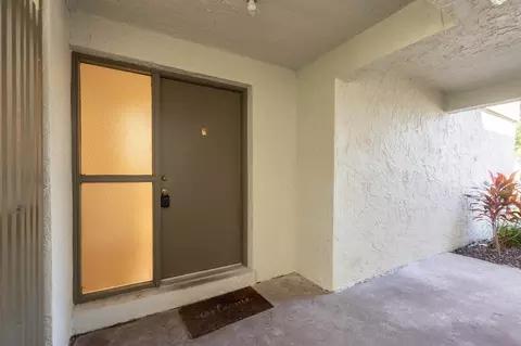 Entry Way - 37 Tarragona Ct, Saint Augustine, FL 32086 photo 1 of 2